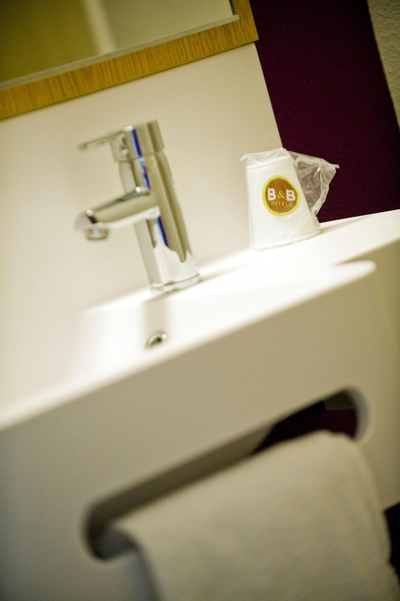 B&B Hotel Cholet Sud Exteriör bild