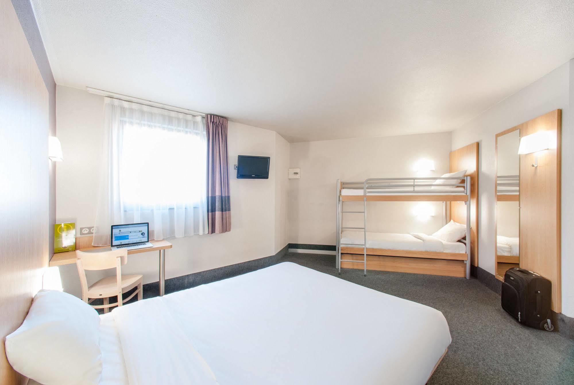 B&B Hotel Cholet Sud Exteriör bild